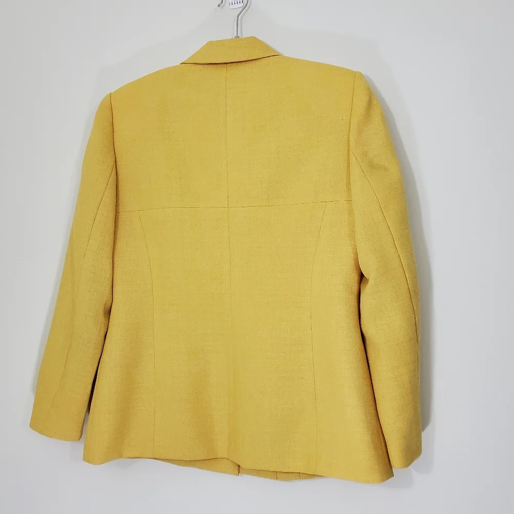 Le Suit Yellow Vintage Button Front Suit, Size 6P - Picture 10 of 13